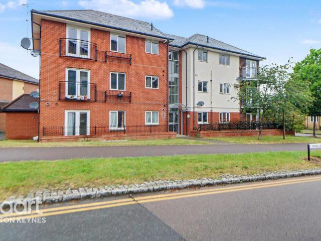 Flat for sale in Monkston Park, Milton Keynes