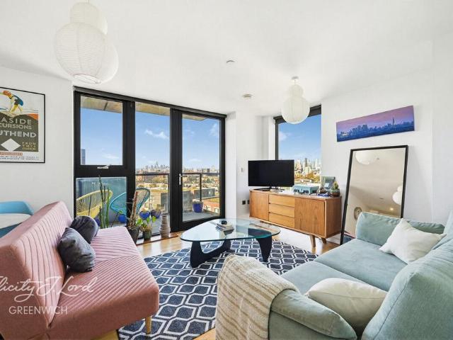 Flat for sale in London Borough of Lewisham, Deptford