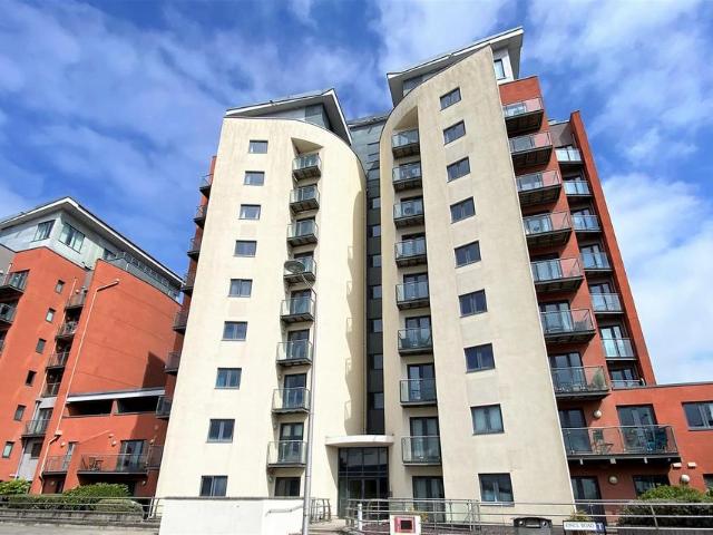 Flat for sale in SA1 Swansea Waterfront, Nangreaves