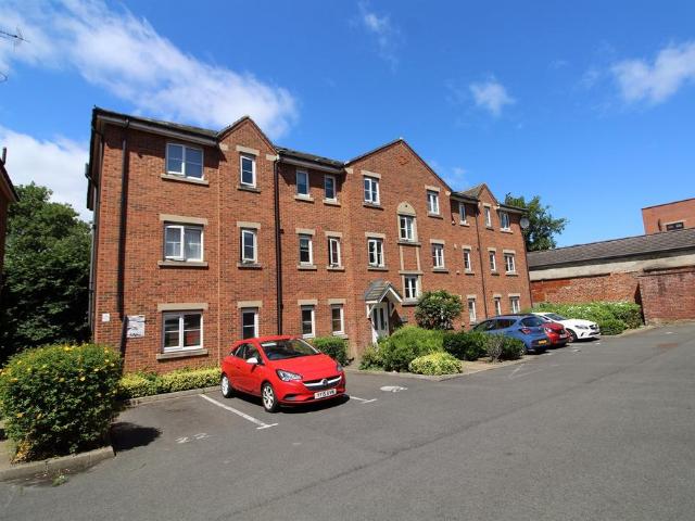 Flat for sale in Burley, West Yorkshire