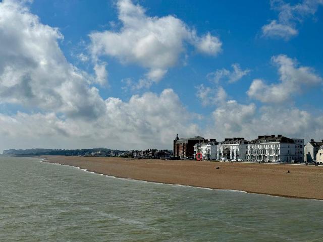 Flat for sale in Middle Deal, Dover