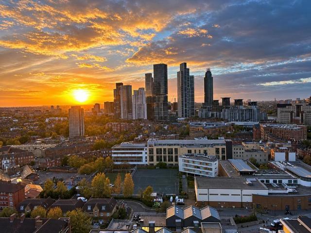 Flat for sale in Kennington Cross, Greater London