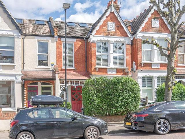 Flat for sale in Hornsey, Greater London