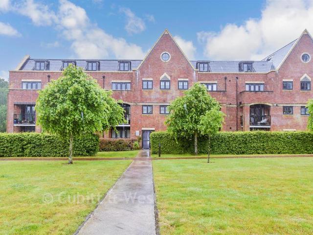 Flat for sale in Mayfield, Cross In Hand