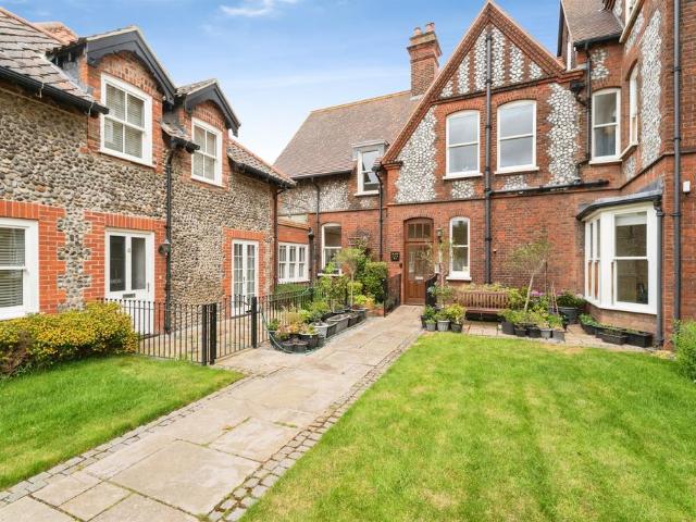 Flat for sale in Comers, Norfolk