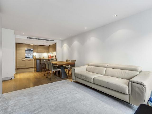 Flat for sale in Greater London