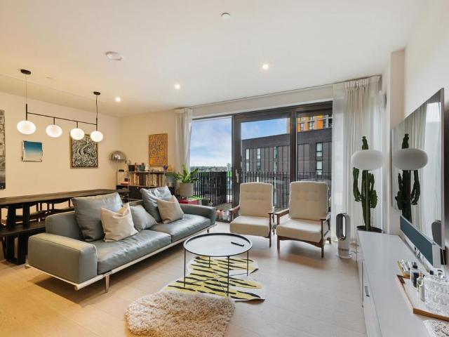 Flat for sale in Nine Elms, Greater London