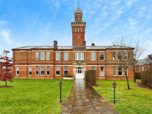 Flat for sale in Gatcombe, Isle Of Wight