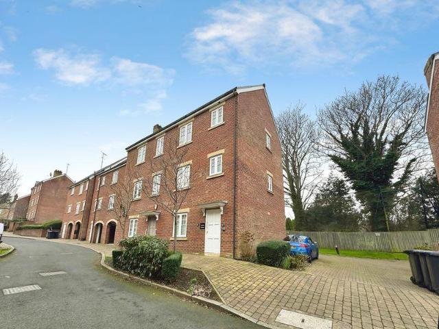 Flat for sale in Hexham, Northumberland