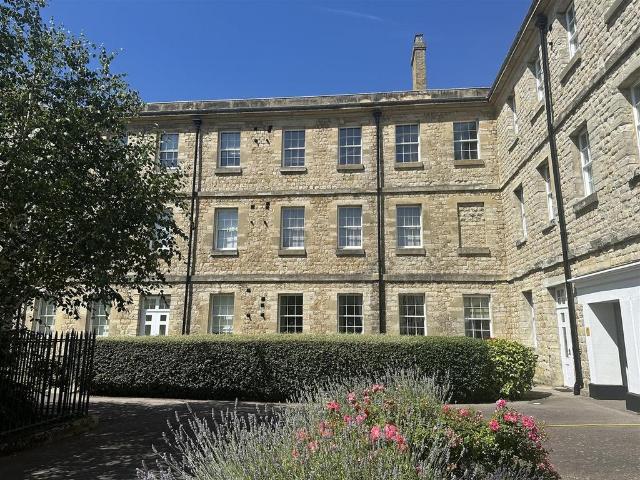 Flat for sale in Midway, Kent