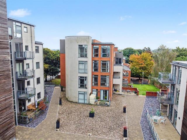 Flat for sale in Beeston, Broxtowe