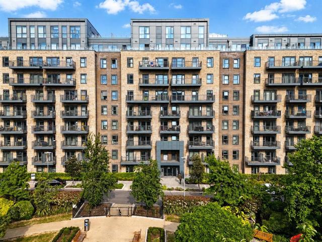 Flat for sale in Colindale, Greater London