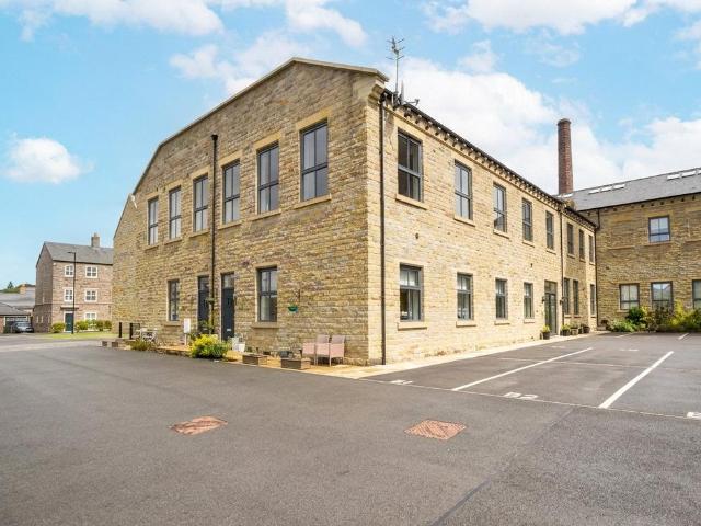 Flat for sale in Henshaw, Yeadon
