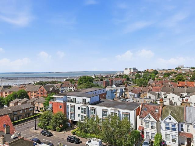 Flat for sale in Kursaal Estate, Alton Barnes