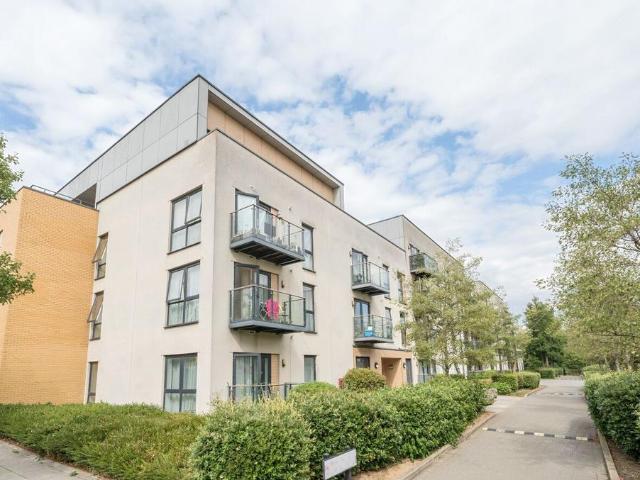 Flat for sale in Greater London