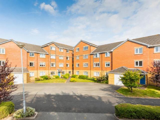 Flat for sale in Avenham, Higher Bartle
