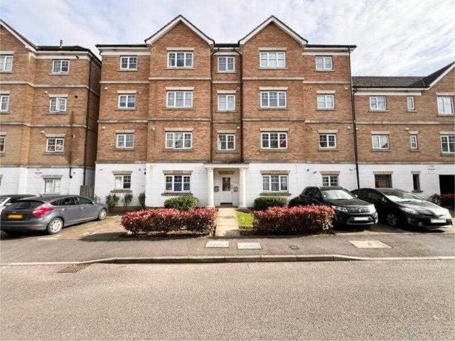 Flat for sale in Colindale, Greater London