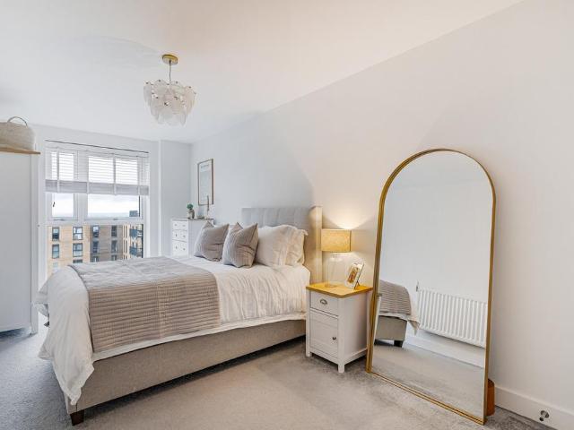 Flat for sale in London Borough of Bromley, Greater London