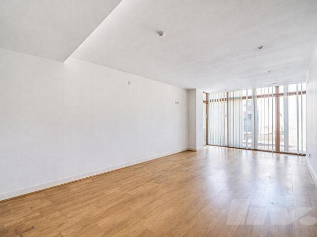 Flat for sale in West Hampstead, Greater London
