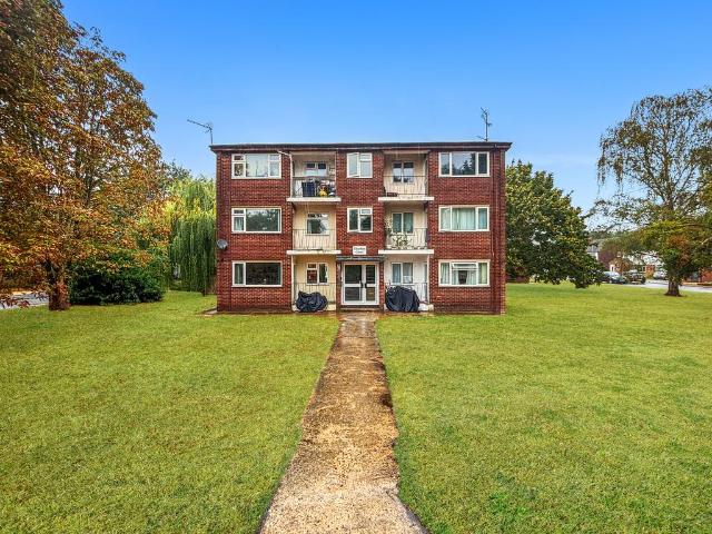 Flat for sale in Arrington, Cambridgeshire