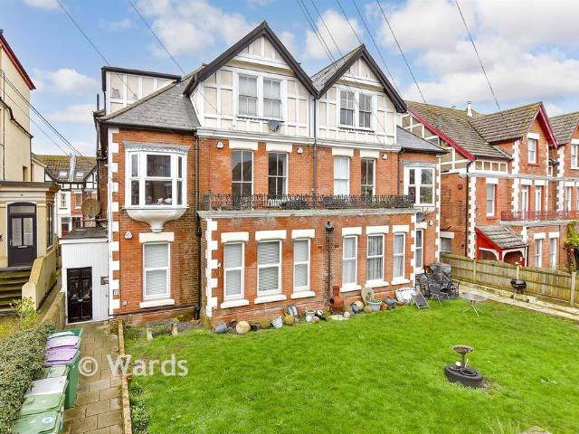 Flat for sale in Folkestone