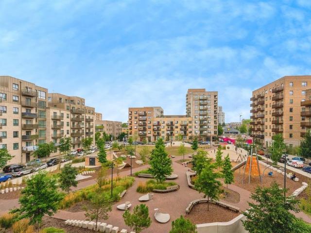 Flat for sale in Gascoigne Estate, Greater London