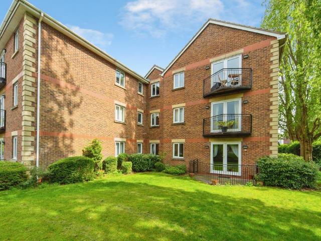 Flat for sale in Aigburth, Liverpool