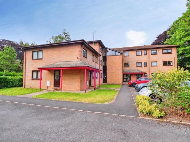 Flat for sale in West Cliff, Bournemouth