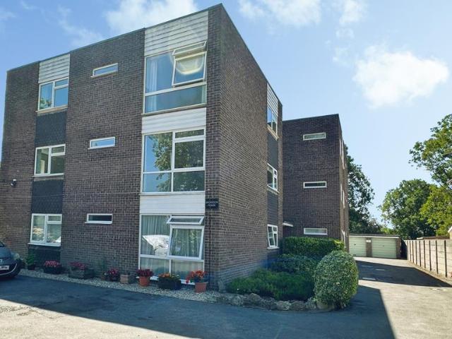 Flat for sale in Fishponds, Bristol