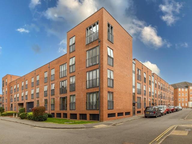 Flat for sale in Dickens Heath, West Midlands