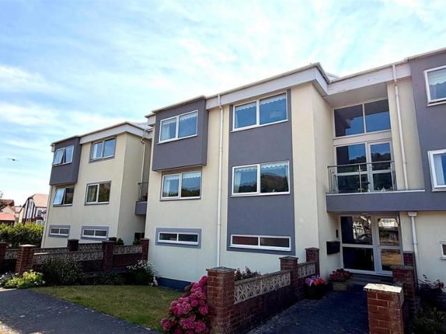 Flat for sale in Llandudno, Wales