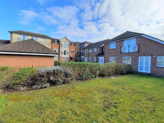 Flat for sale in Fareham, Hampshire