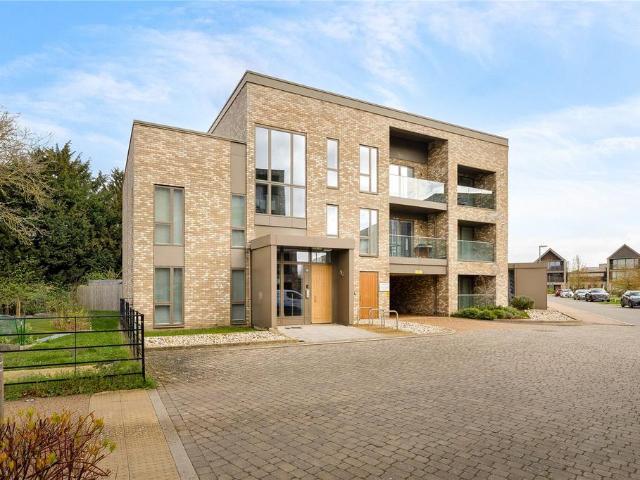 Flat for sale in Arbury, Cambridgeshire