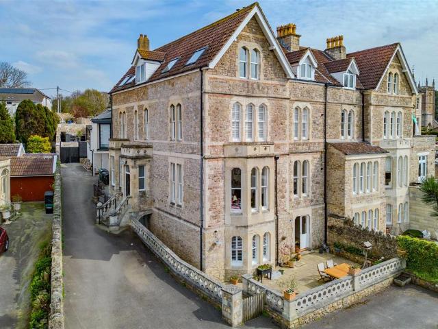 Flat for sale in Clevedon, North Somerset