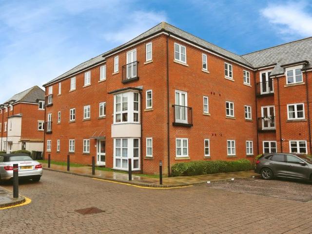 Flat for sale in Hampshire