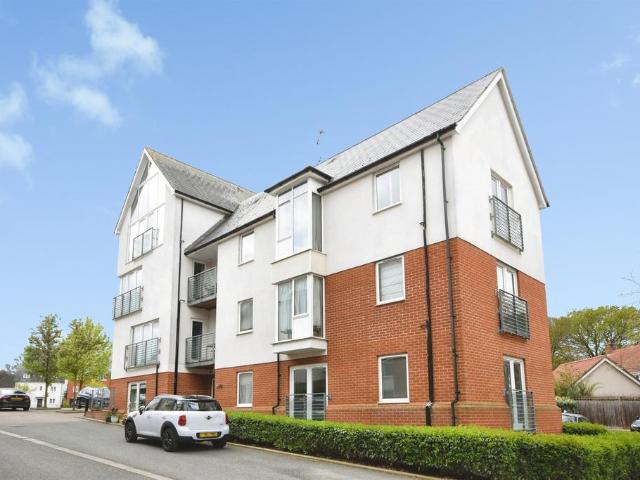 Flat for sale in Chelmsford, Essex