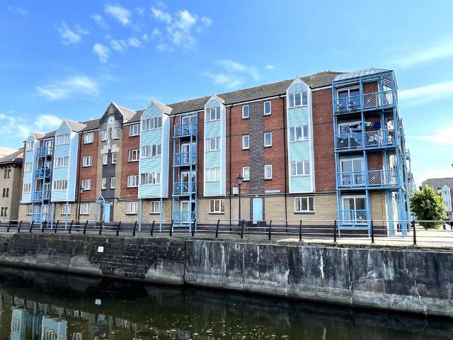 Flat for sale in SA1 Swansea Waterfront, Nangreaves