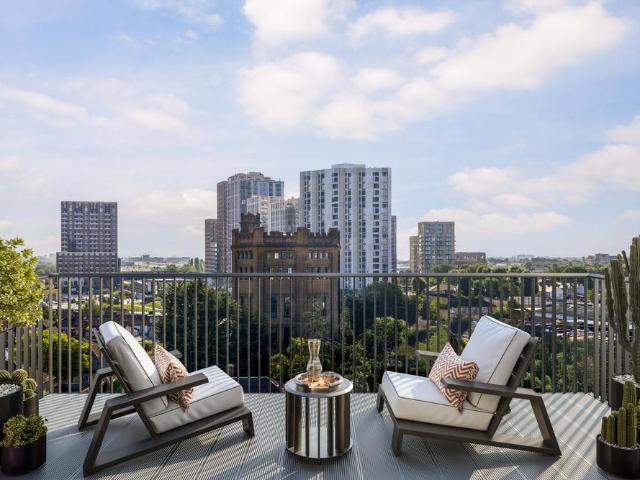 Flat for sale in London Borough of Ealing, Cat Hill