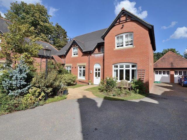 Flat for sale in Belleau, Lincolnshire