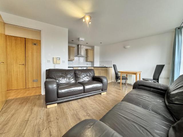 Flat for sale in Blackfriars, Salford