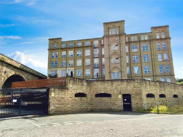 Flat for sale in Eightlands, Dewsbury