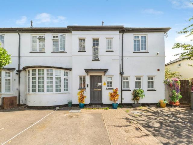 Flat for sale in The Slade, Oxfordshire