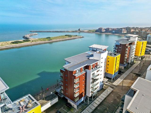 Flat for sale in Sovereign Harbour, Eastbourne