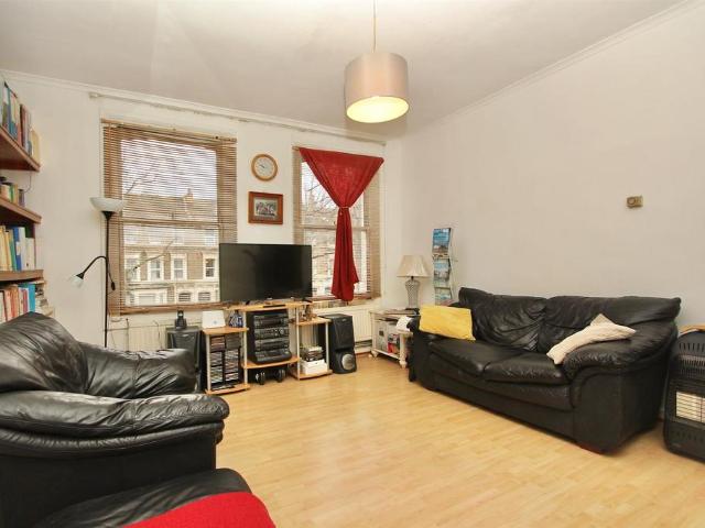 Flat for sale in West Hackney, Lower Clapton
