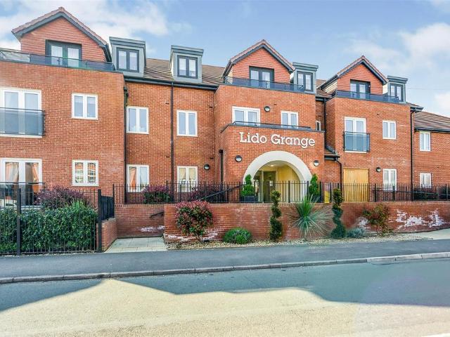 Flat for sale in Prestatyn