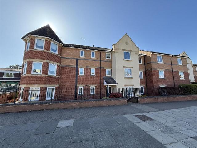 Flat for sale in Hummersknott, Darlington