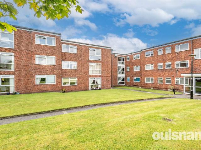 Flat for sale in Cotteridge, West Midlands