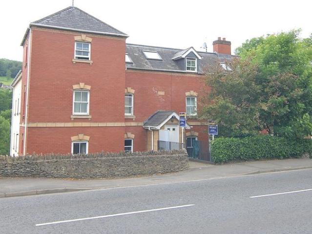 Flat for sale in Thrupp, School House