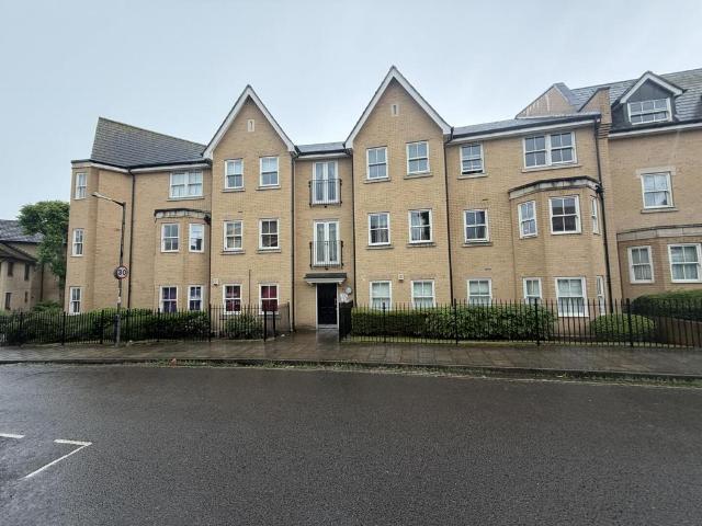 Flat for sale in Key Street, Suffolk