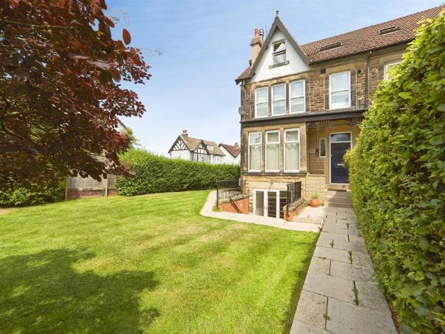 Flat for sale in Roundhay, West Yorkshire